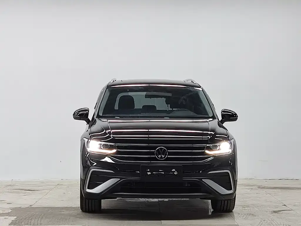 Volkswagen Tiguan L 2022 из CN, фото 5