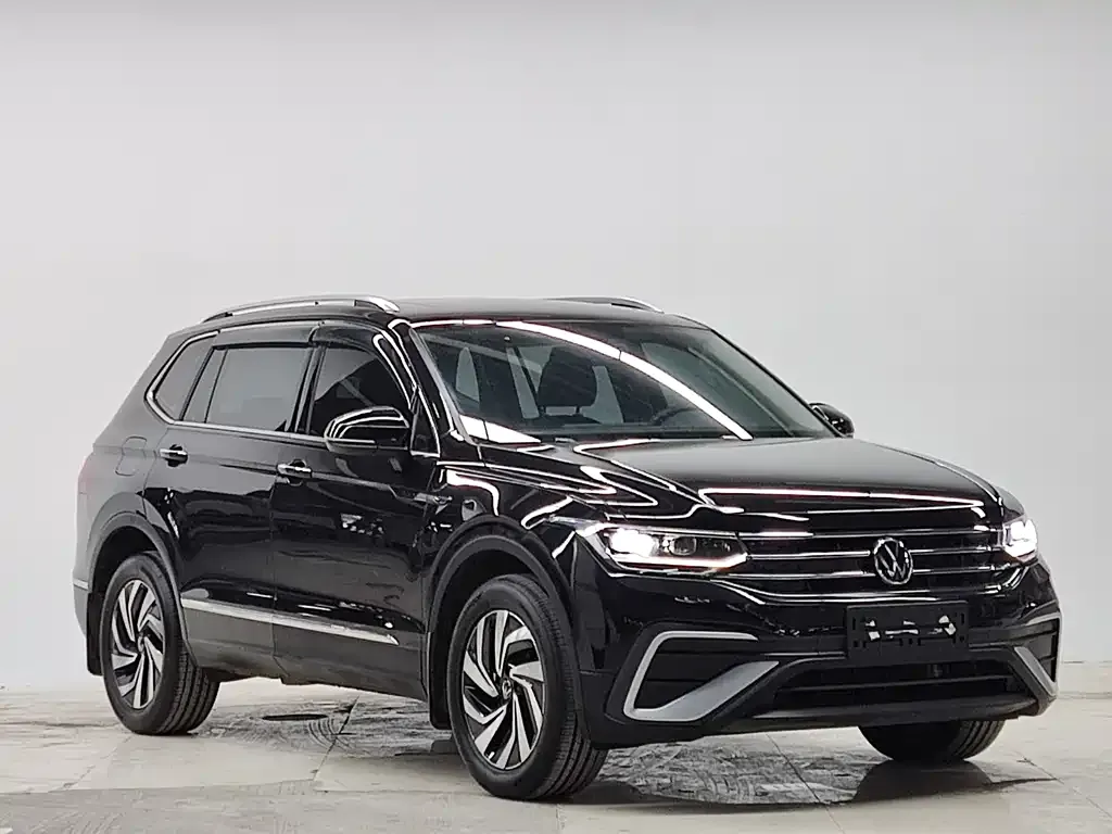 Volkswagen Tiguan L 2022 из CN, фото 3