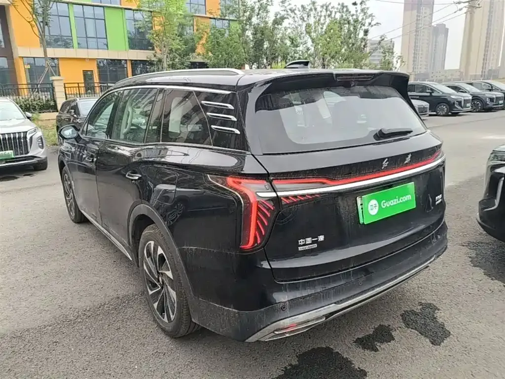 Hongqi HS7 PHEV — фото 10
