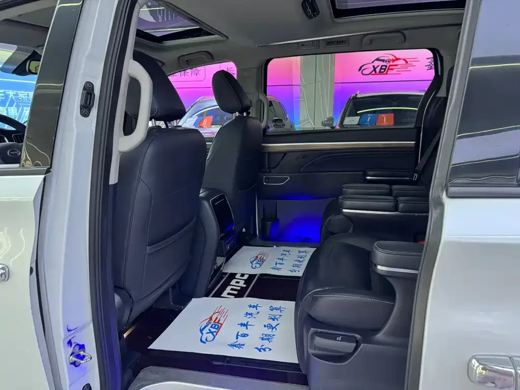 GAC Motor Trumpchi M8 — фото 10