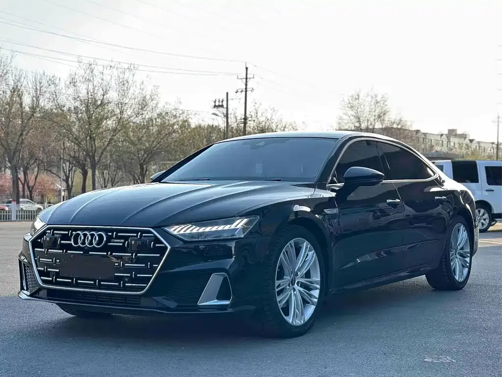 Audi A7L — фото 1