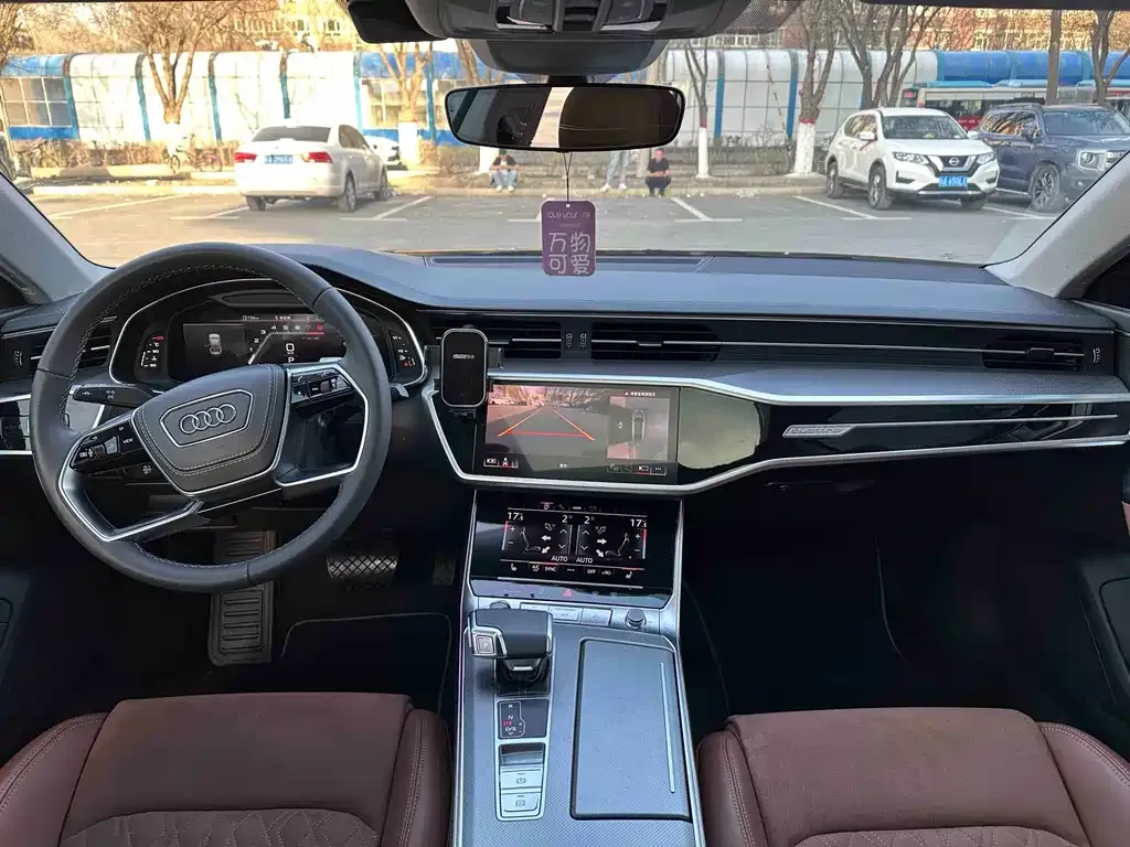 Audi A7L — фото 7