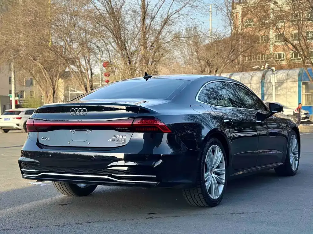 Audi A7L — фото 6