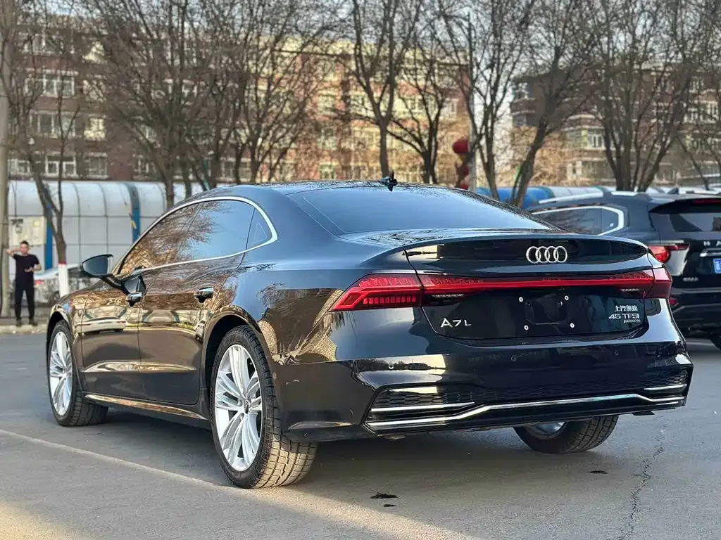 Audi A7L — фото 10