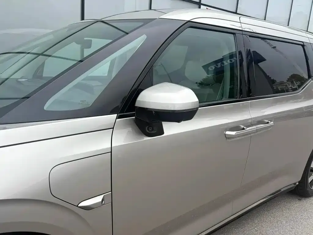 Volvo EM90 2024 из CN, фото 2