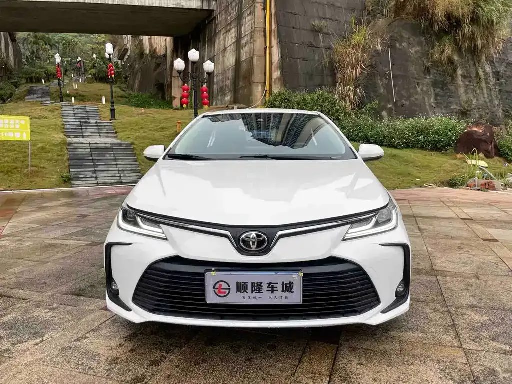 Toyota Corolla — фото 3