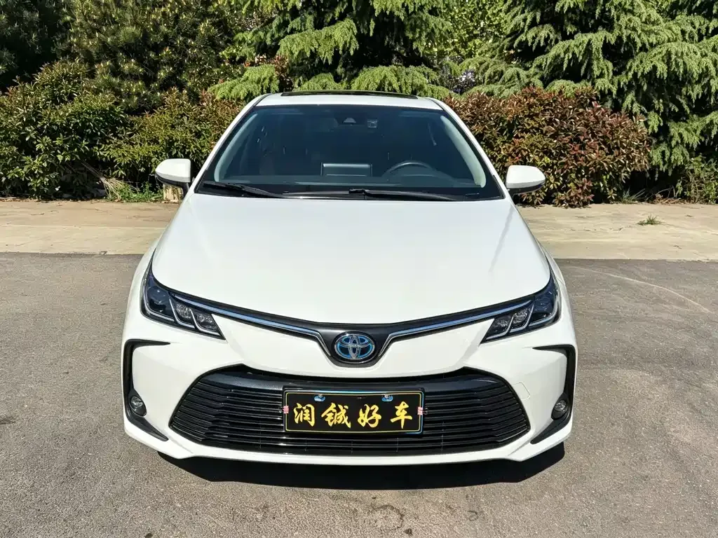 Toyota Corolla — фото 10
