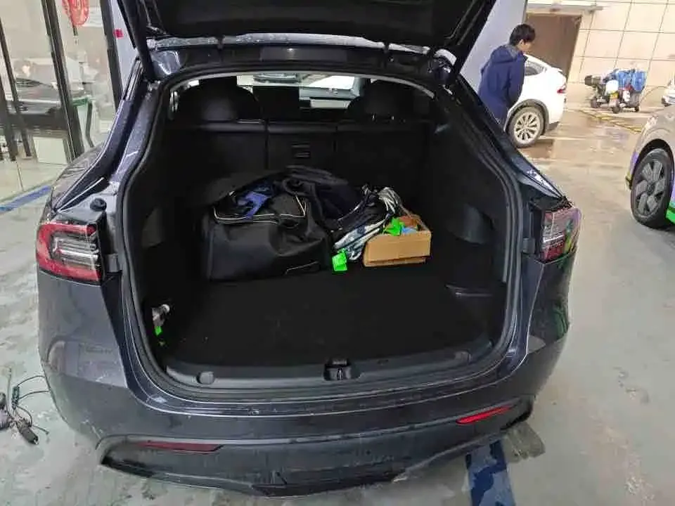 Tesla Model Y 2021 из CN, фото 2