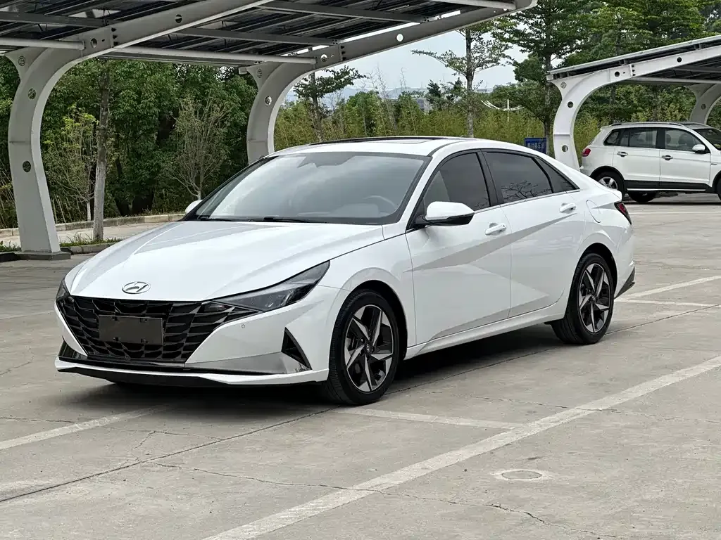 Hyundai Elantra 2022 из CN, фото 1