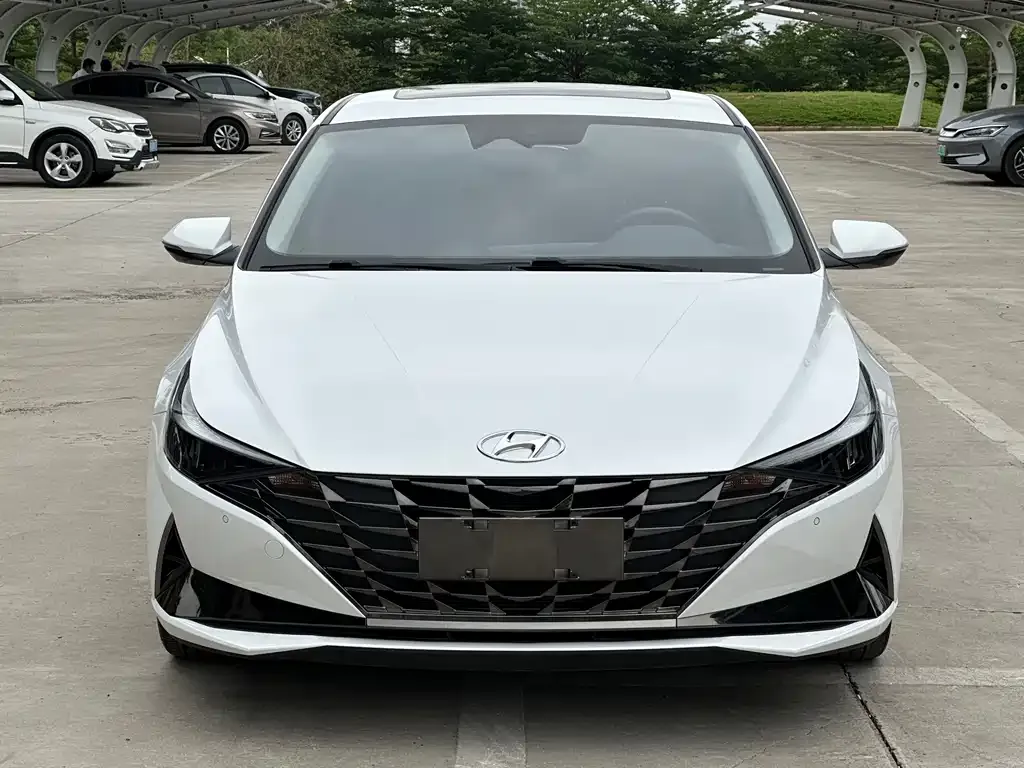 Hyundai Elantra 2022 из CN, фото 2