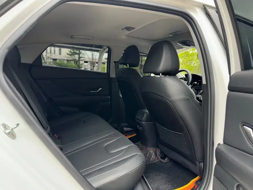 Hyundai Elantra 2022 из CN, фото 5