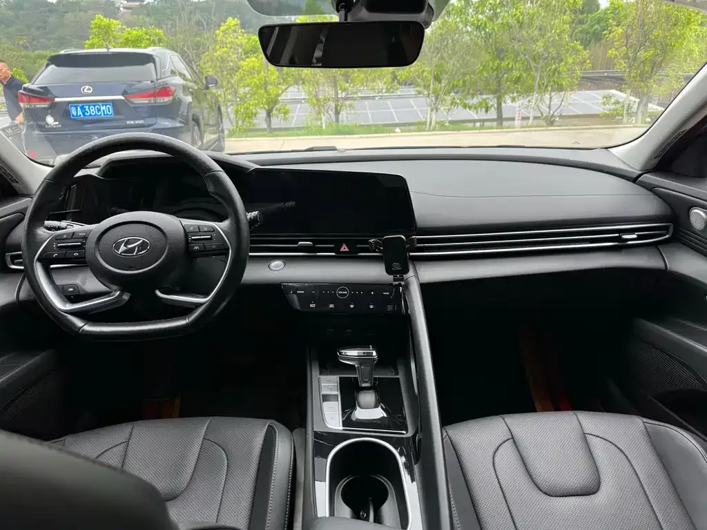 Hyundai Elantra 2022 из CN, фото 10