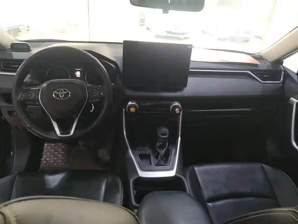 Toyota RAV4 2021 из CN, фото 2