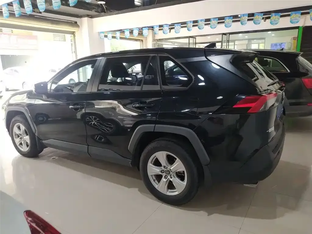 Toyota RAV4 2021 из CN, фото 8