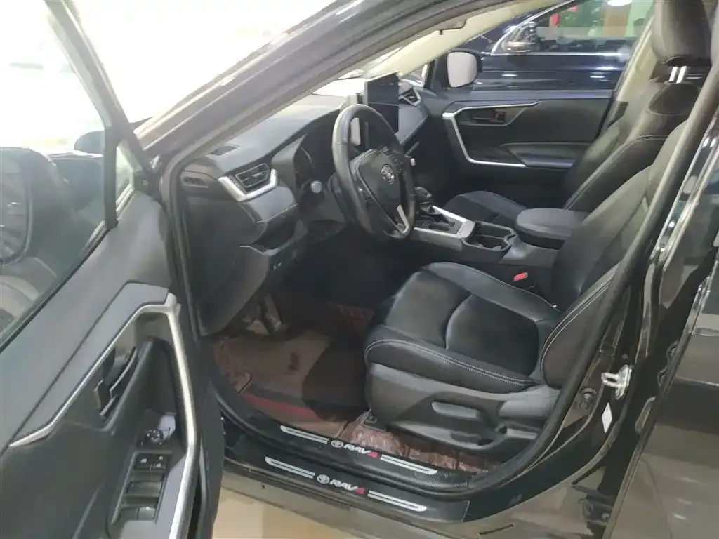 Toyota RAV4 2021 из CN, фото 4