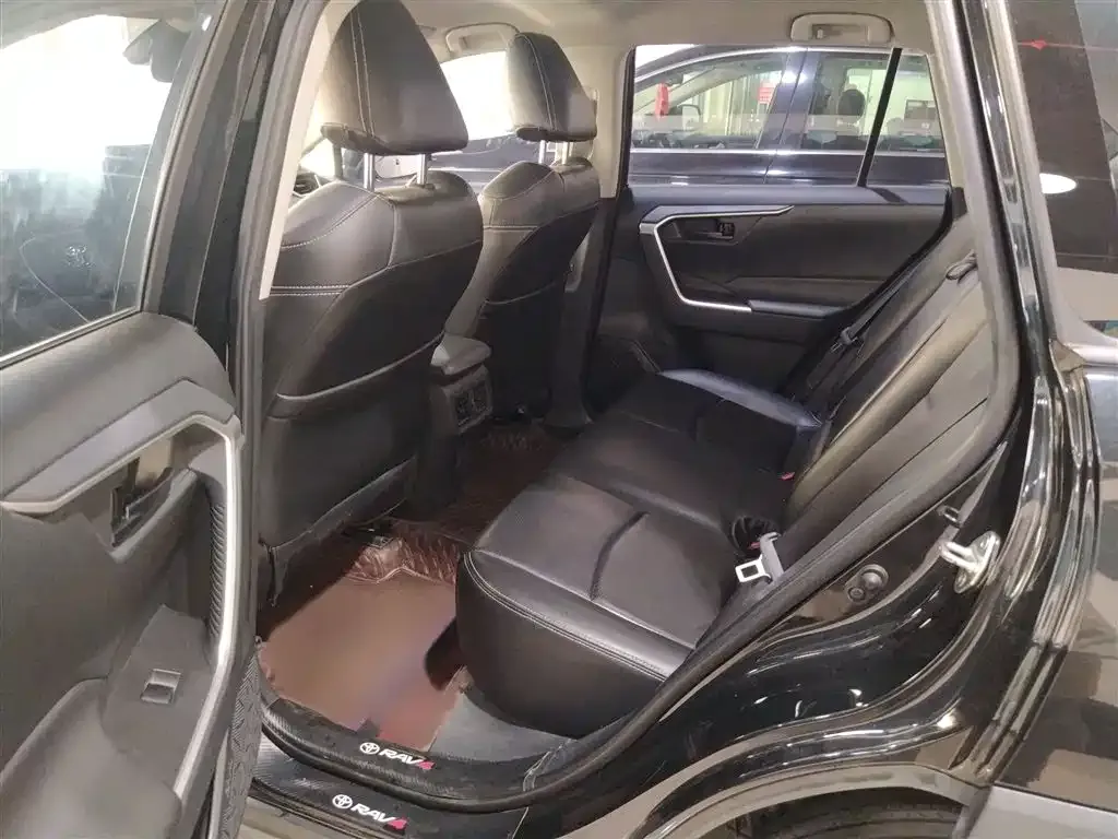 Toyota RAV4 2021 из CN, фото 10