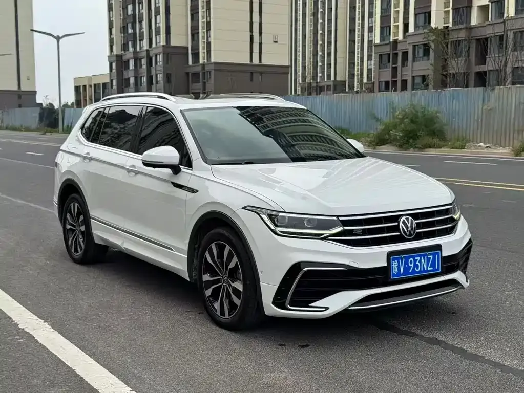 Volkswagen Tiguan L — фото 7