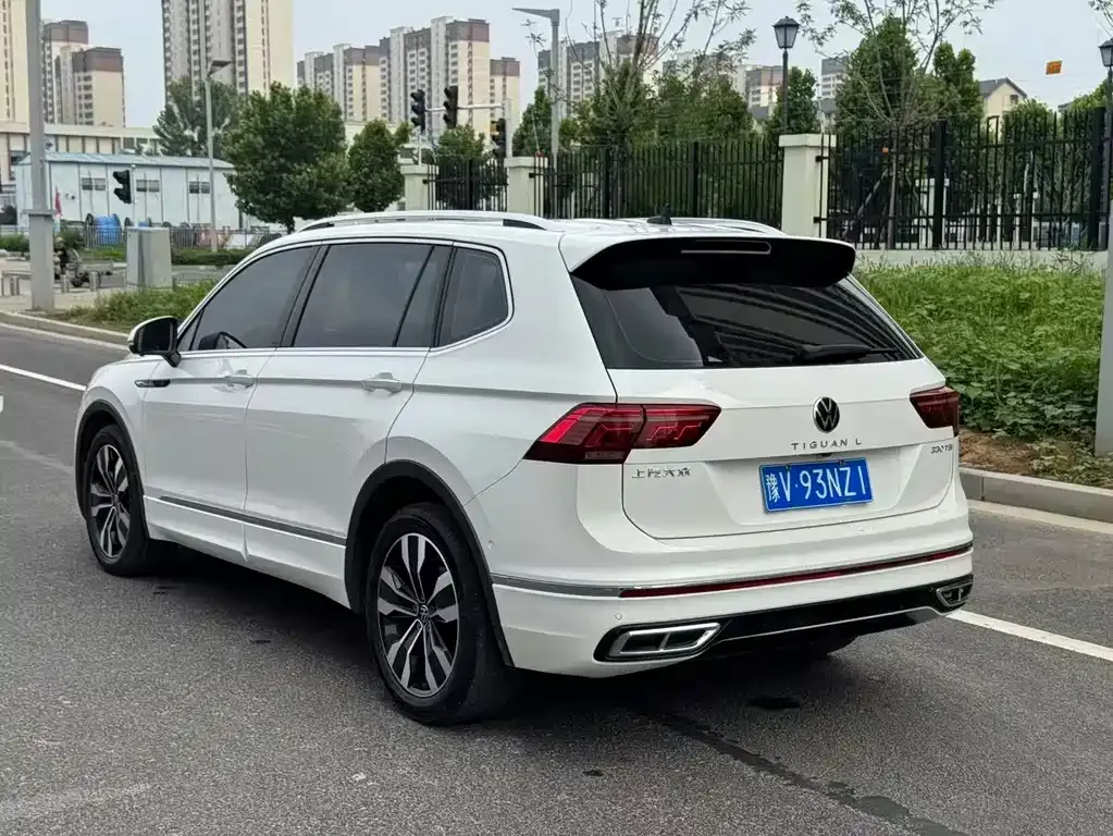 Volkswagen Tiguan L — фото 6