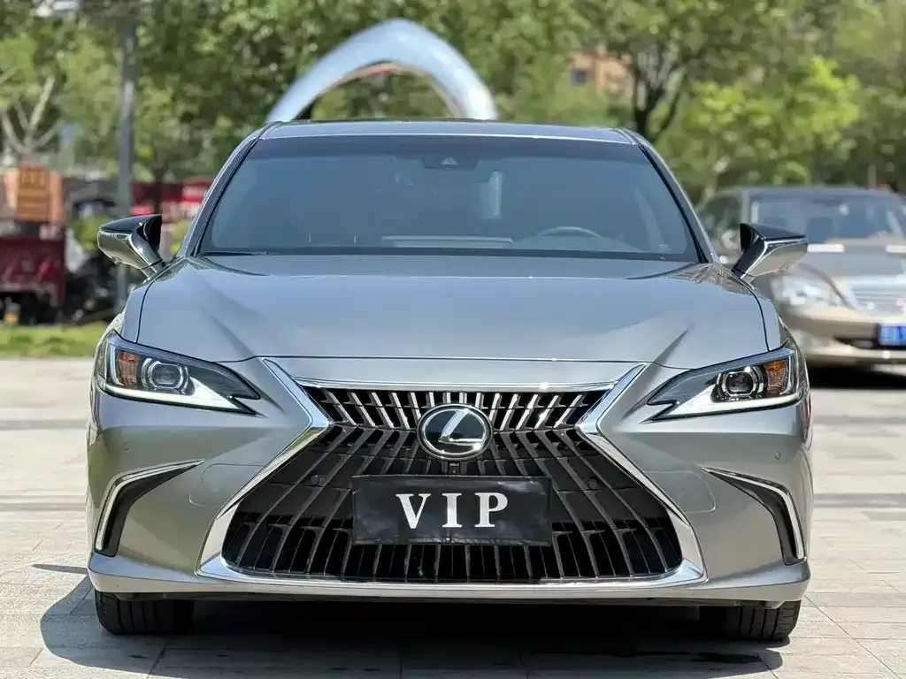 Lexus ES — фото 8