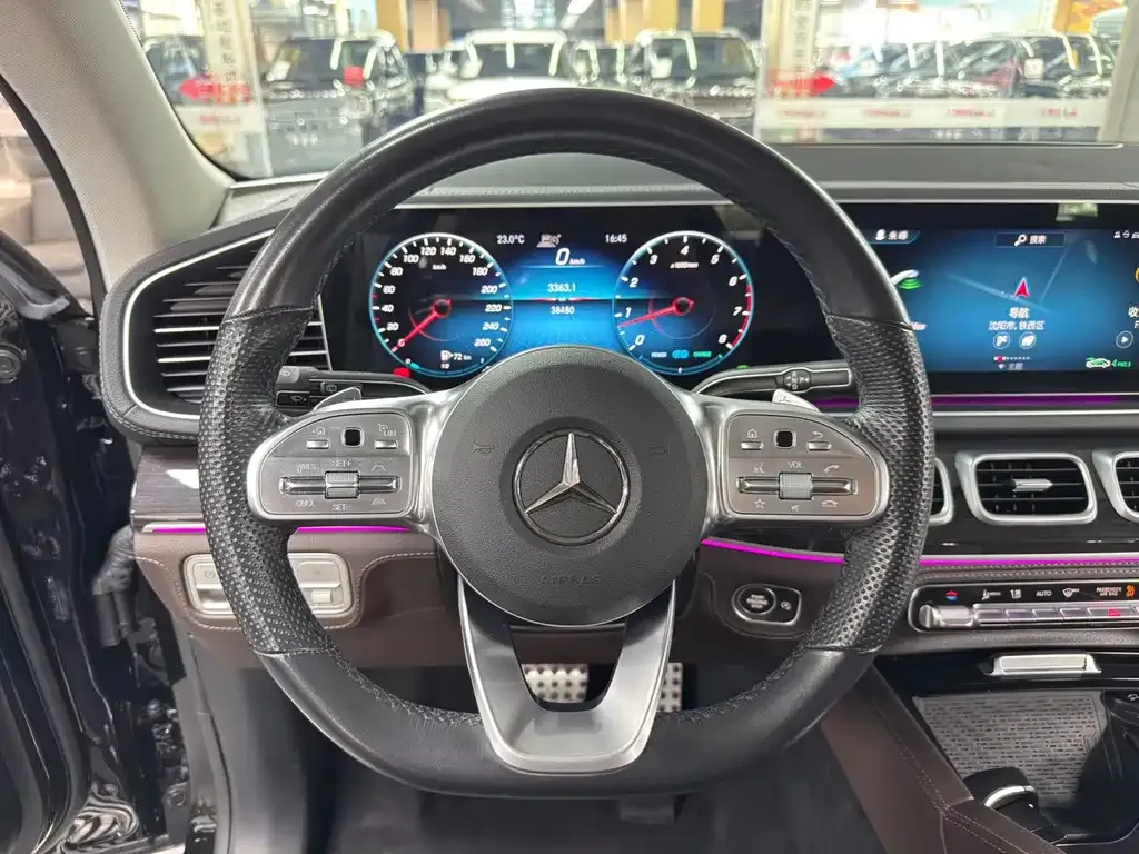 Mercedes-Benz GLS — фото 6