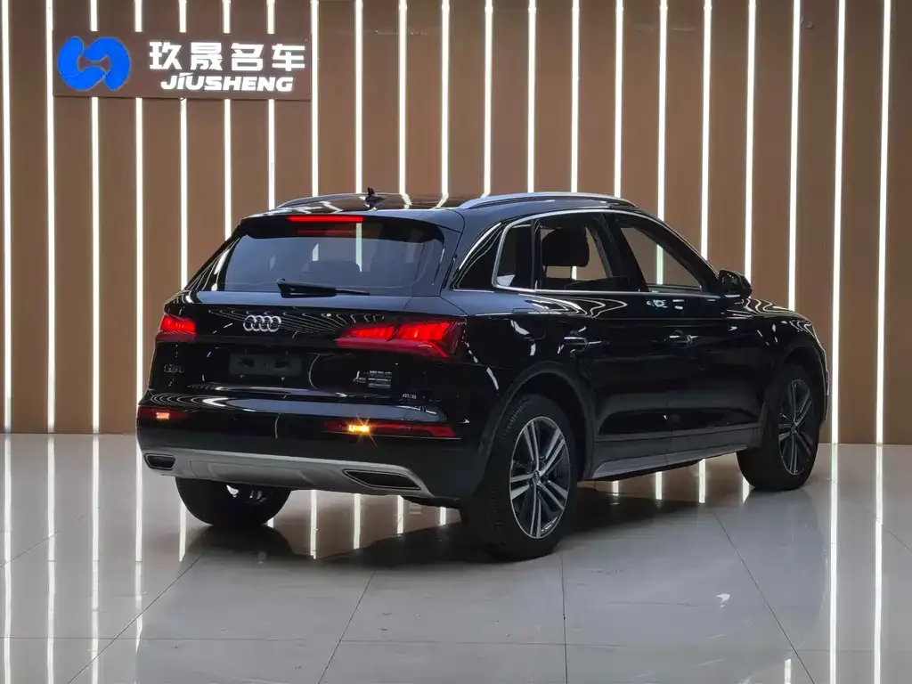 Audi Q5L 2021 из CN, фото 2