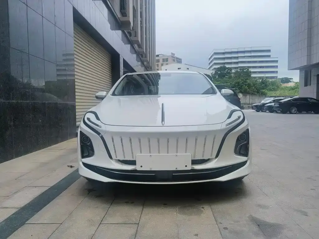 Hongqi E-QM5 — фото 2