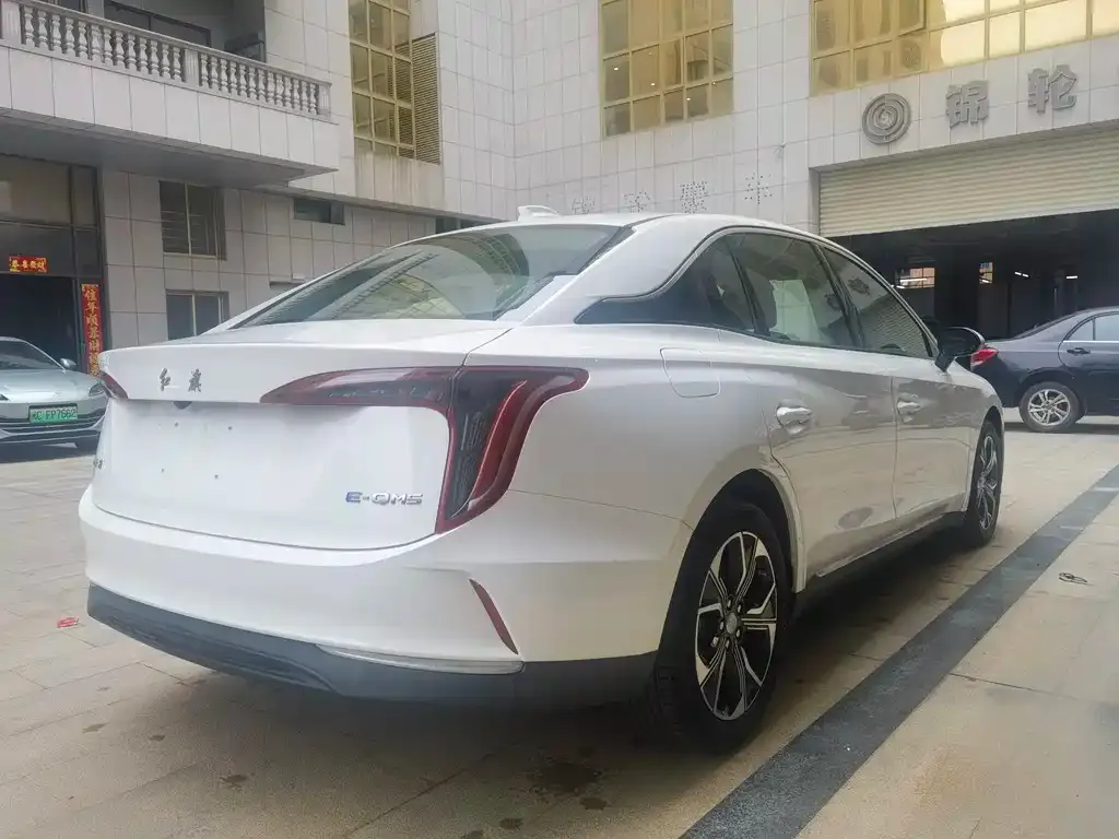 Hongqi E-QM5 — фото 4