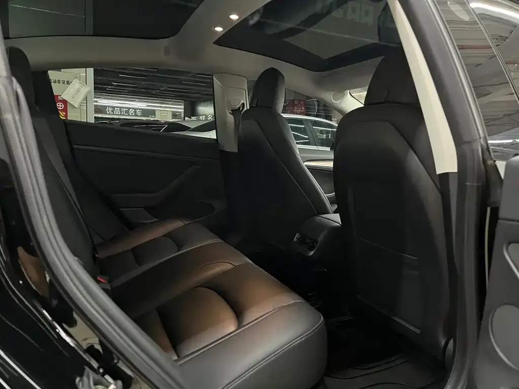 Tesla Model 3 — фото 3
