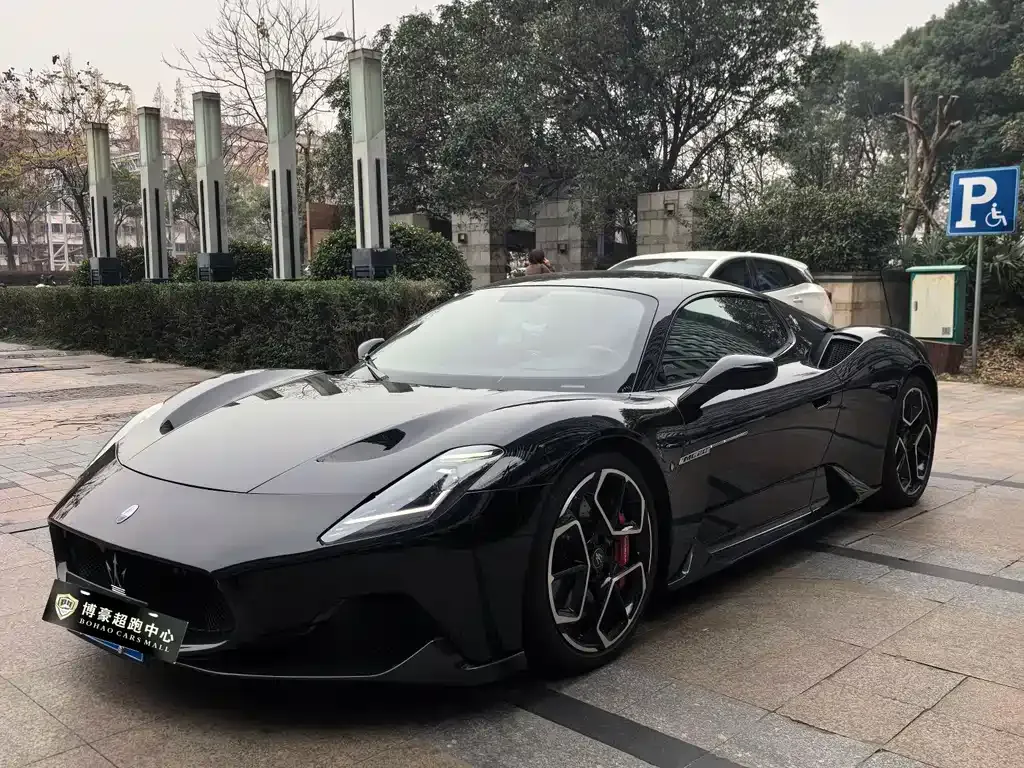 Maserati MC20