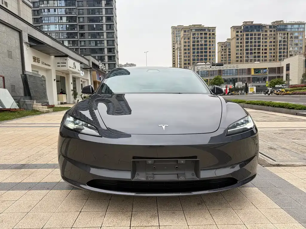 Tesla Model 3 — фото 10