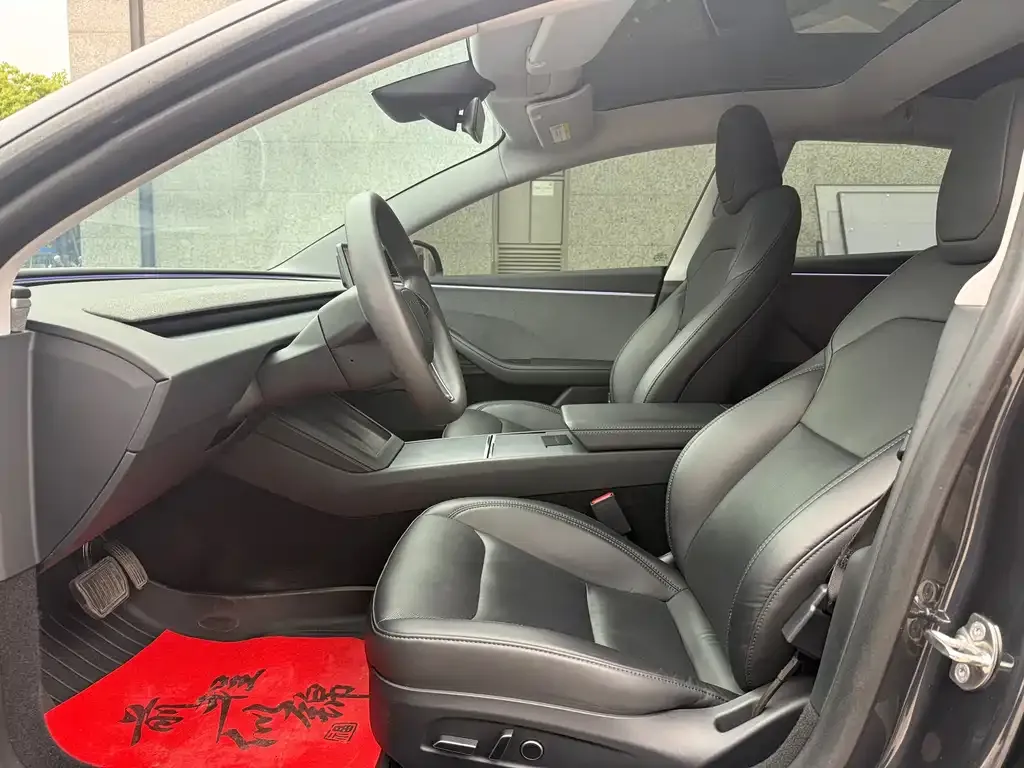 Tesla Model 3 — фото 3