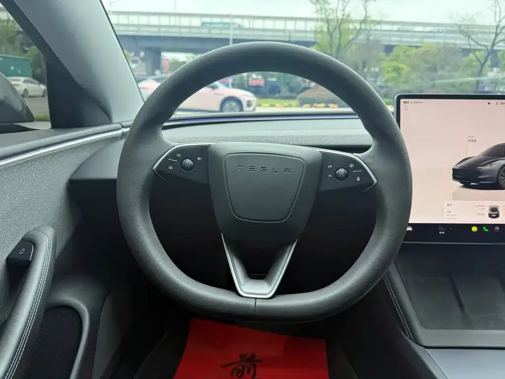 Tesla Model 3 — фото 6