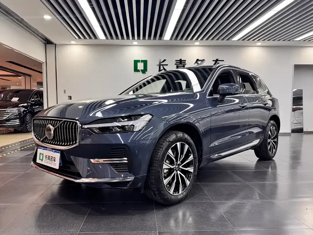 Volvo XC60 — фото 1