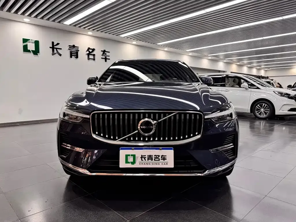 Volvo XC60 — фото 8