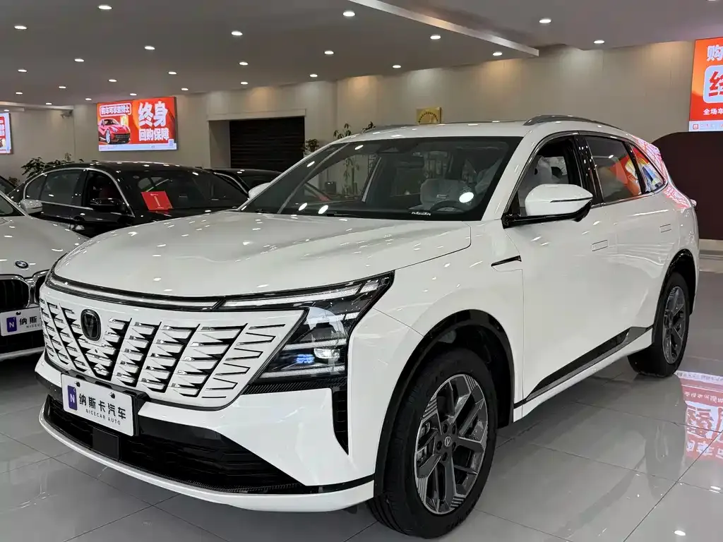 Changan CS75PLUS — фото 1