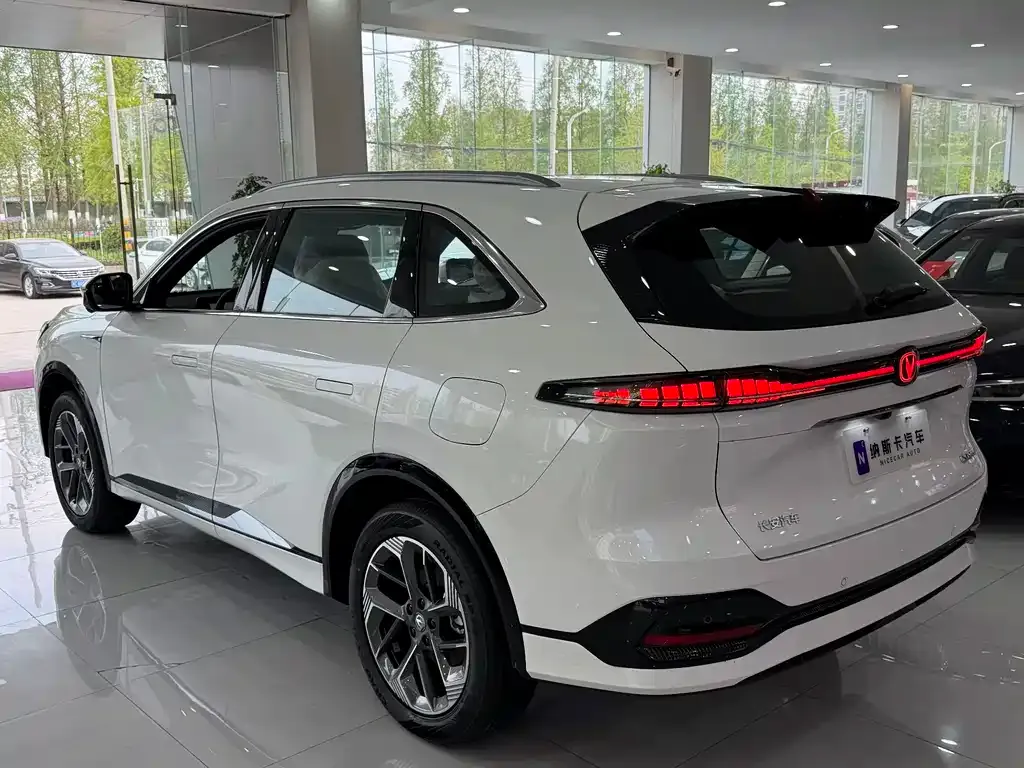 Changan CS75PLUS — фото 4