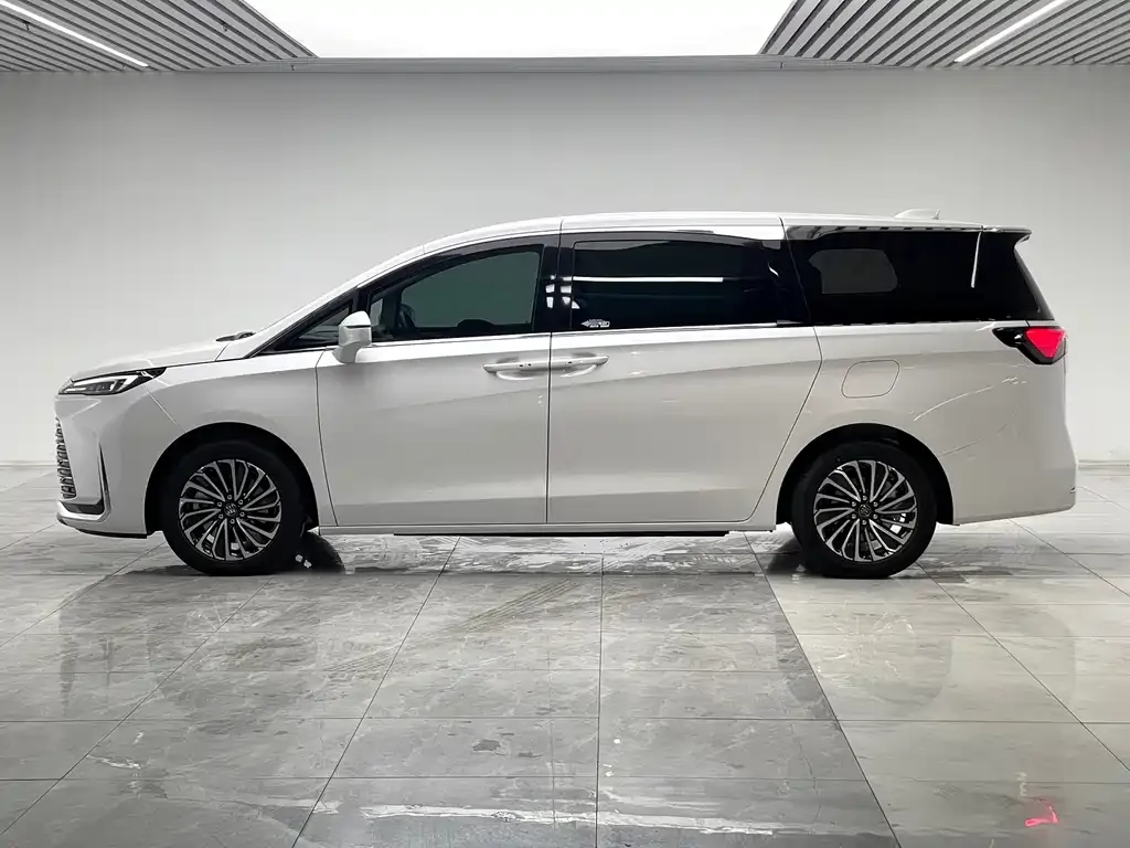 Buick GL8 Hybrid 2025 из CN, фото 5
