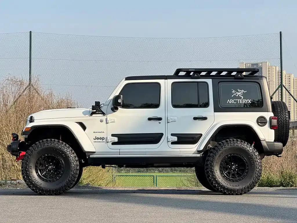 Jeep Wrangler — фото 9