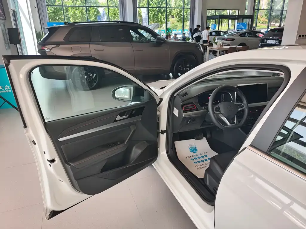 Volkswagen Lavida 2024 из CN, фото 4
