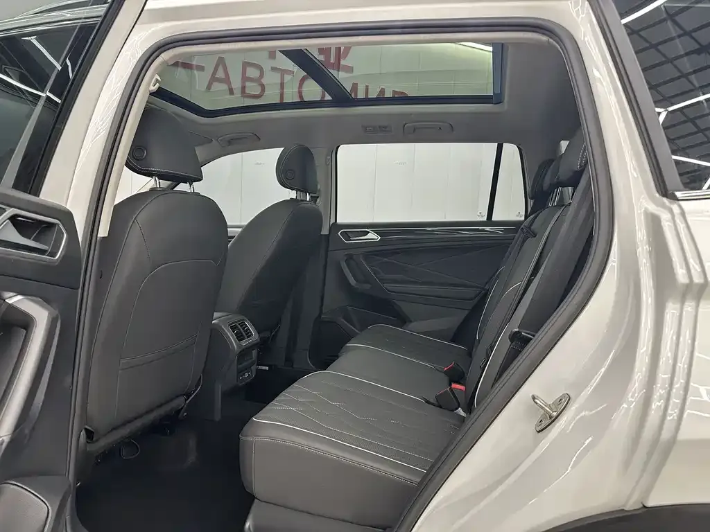 Volkswagen Tiguan L 2022 из CN, фото 4