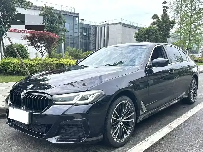 BMW 5 Series — фото 1