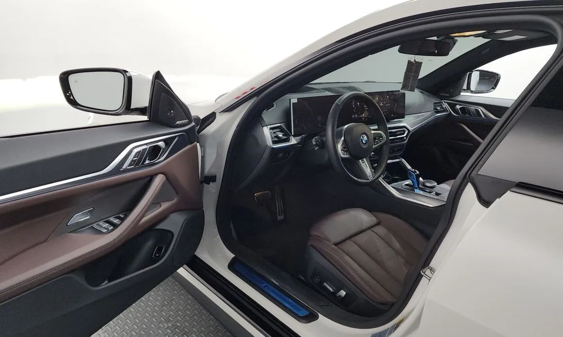 BMW i4 2023 из KR, фото 10