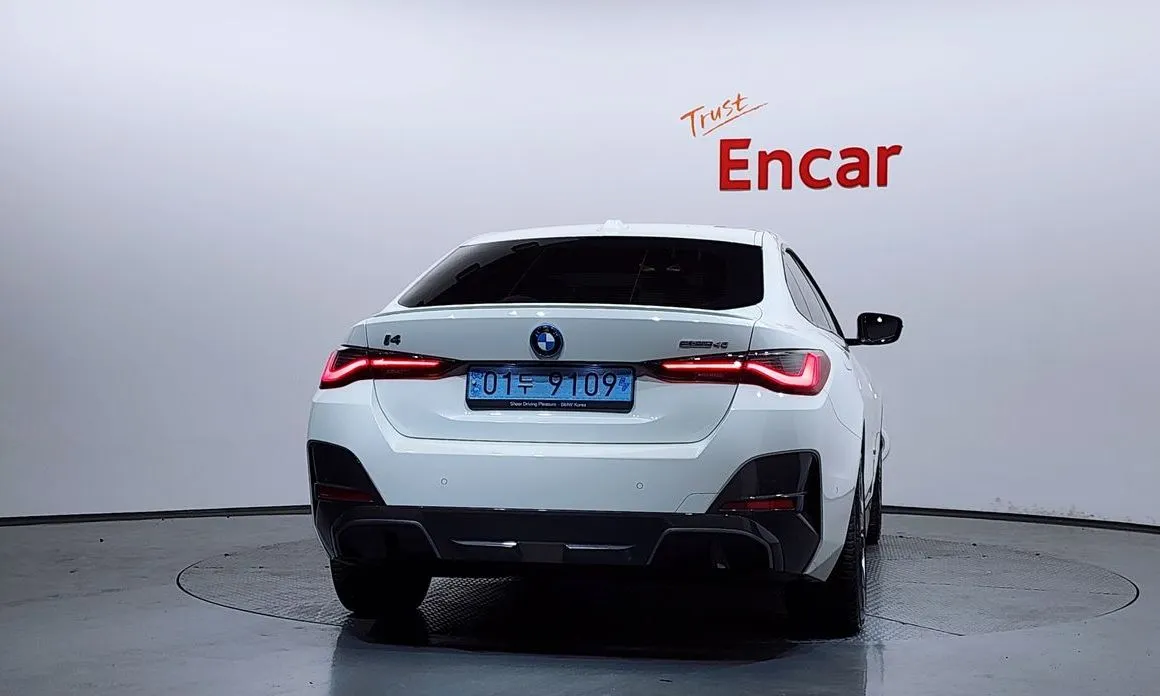 BMW i4 2023 из KR, фото 2
