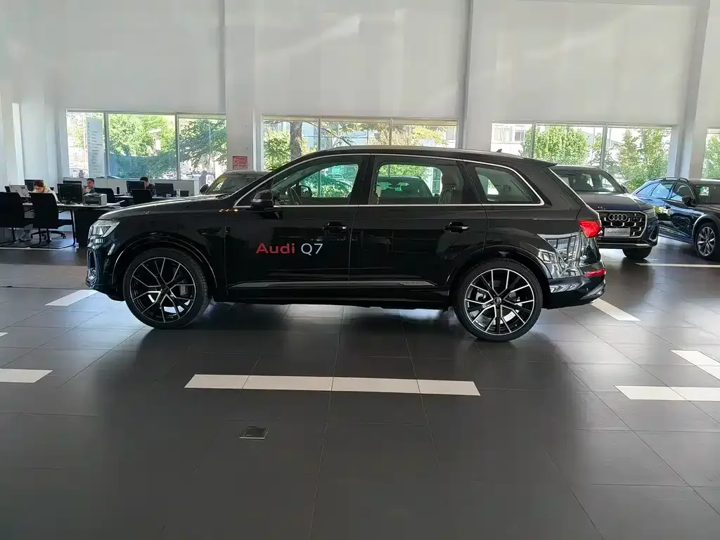 Audi Q7 — фото 4