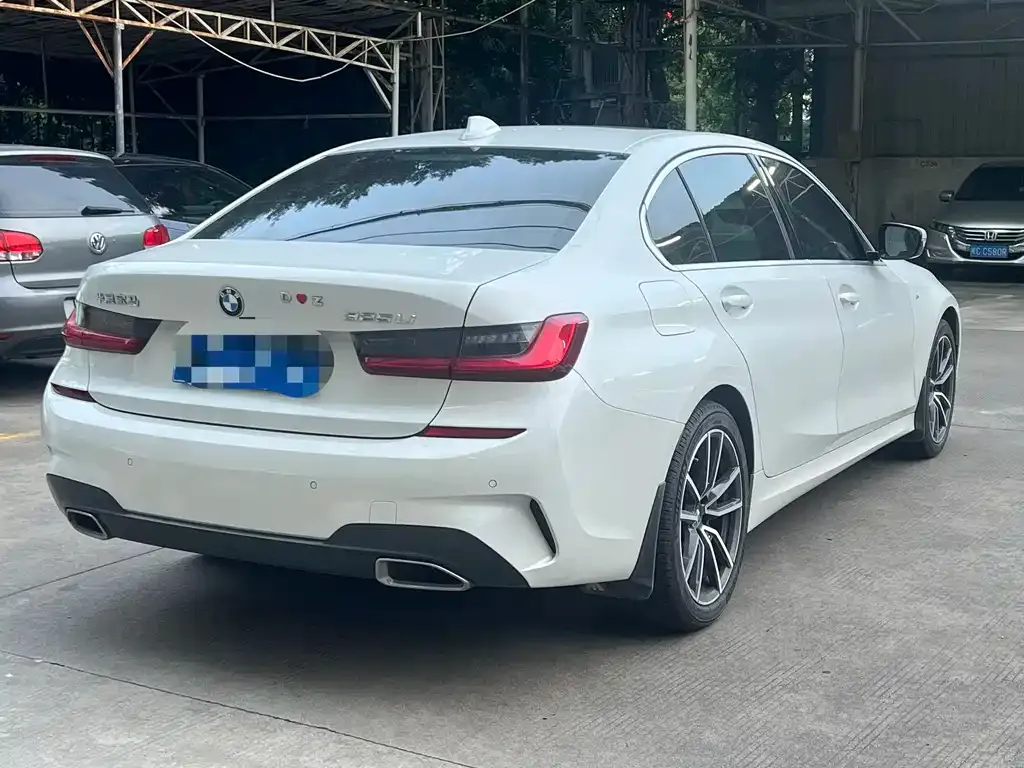 BMW 3 Series 2021 из CN, фото 2