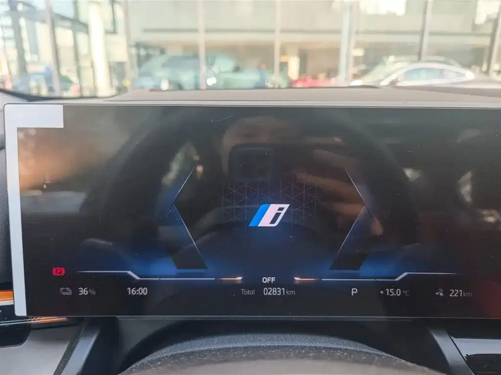 BMW i5 — фото 2