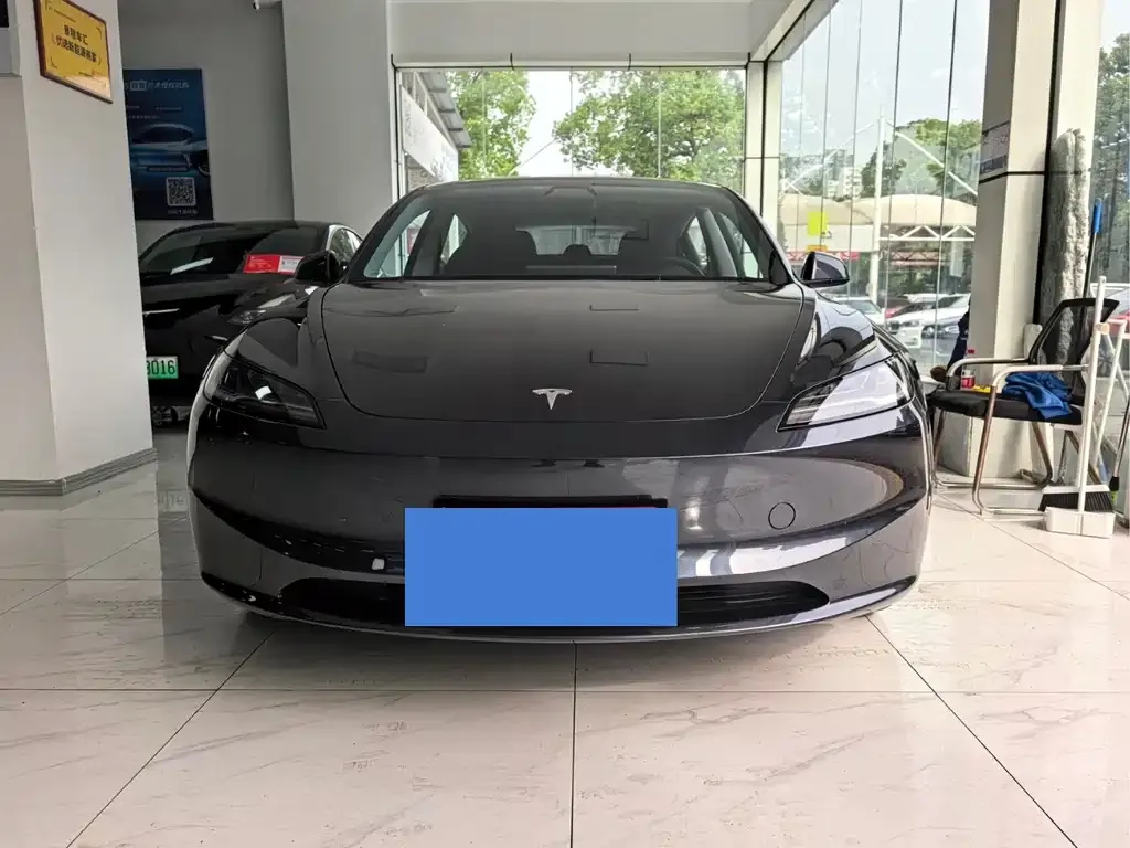 Tesla Model 3 — фото 9