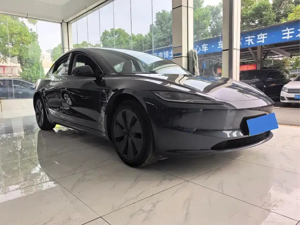 Tesla Model 3 — фото 10