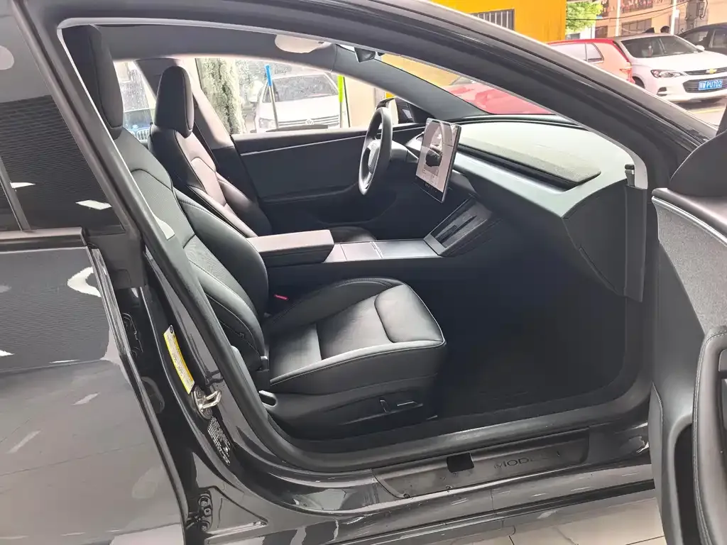 Tesla Model 3 — фото 2
