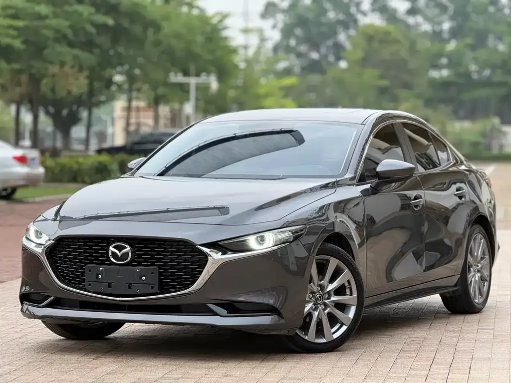 Mazda 3 Axela — фото 1